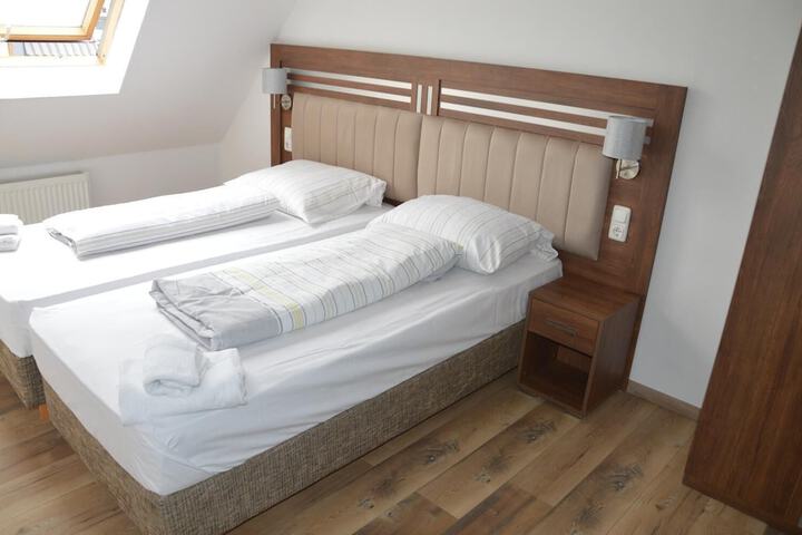 Room 15 of 29
