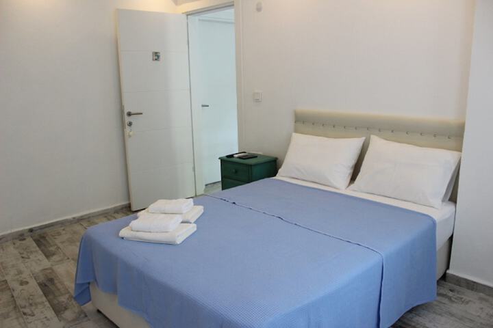 Room 11 of 23