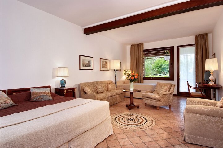 Room 2 of 17
