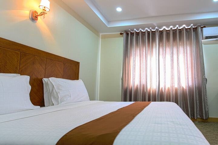 Room 5 of 25