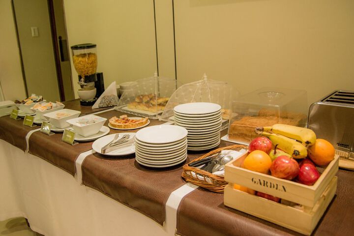 Dining 36 of 50