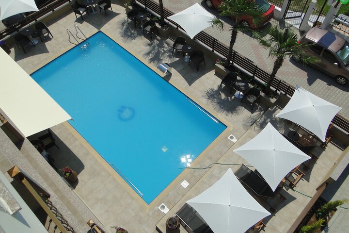 Pool 41 of 59