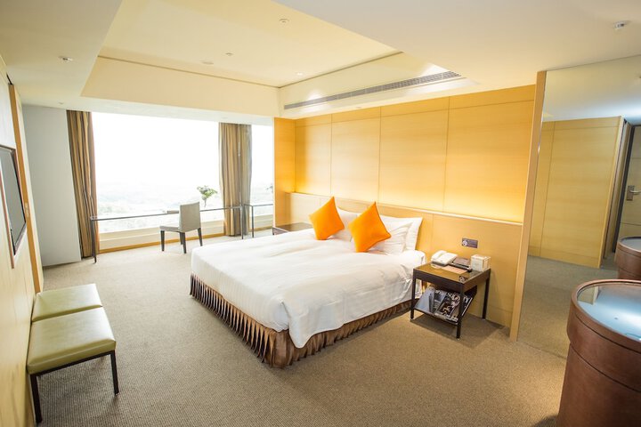 Room 40 of 145