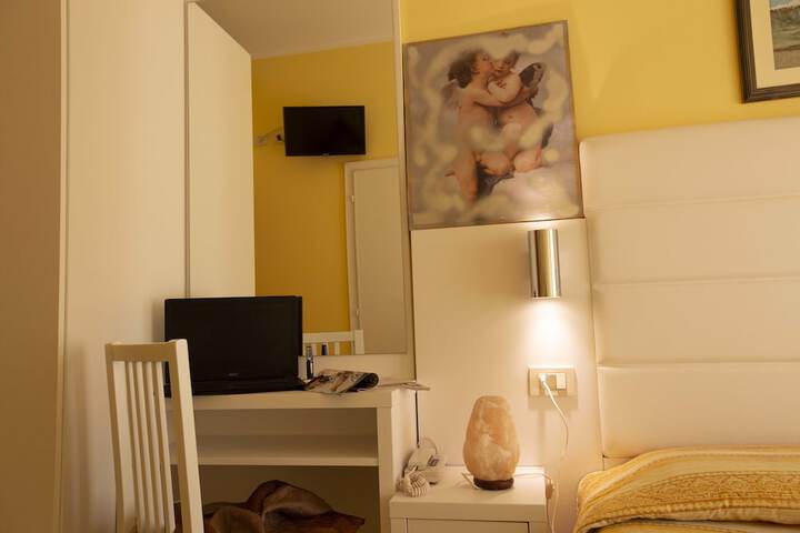Room 34 of 99