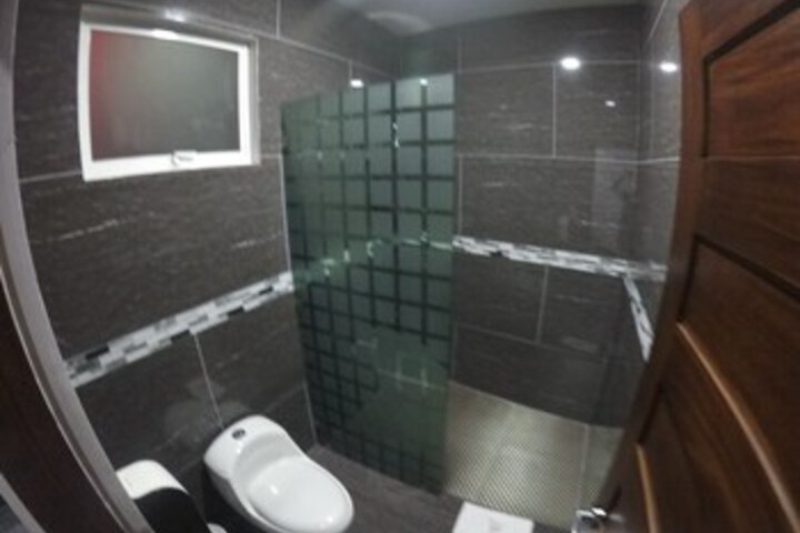 Room 4 of 78