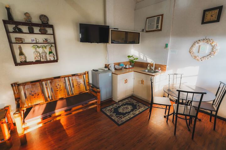 Room 4 of 80