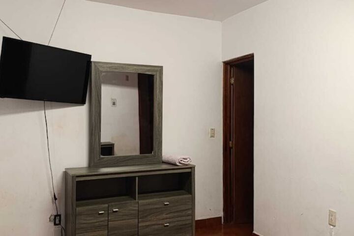 Room 37 of 242