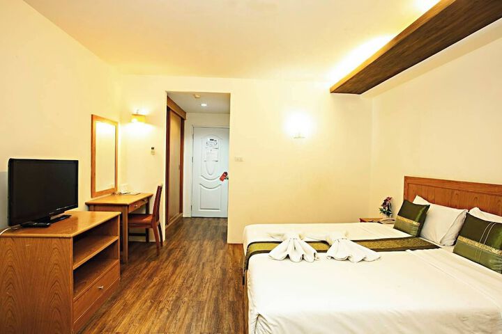 Room 18 of 28