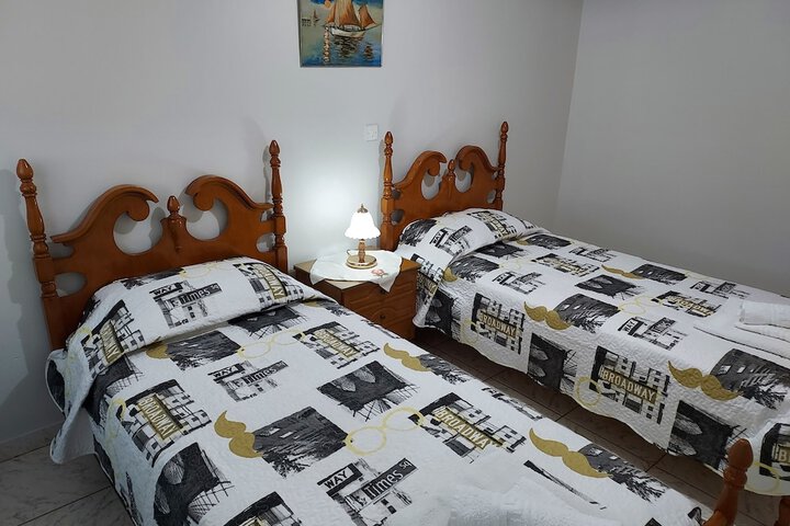 Room 42 of 192