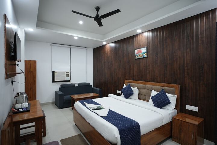 Room 28 of 72