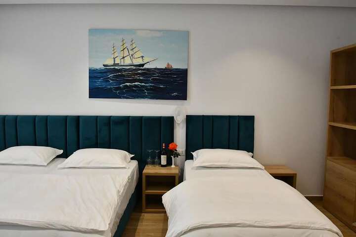 Room 34 of 65