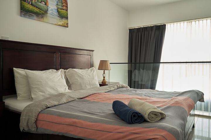 Room 32 of 158