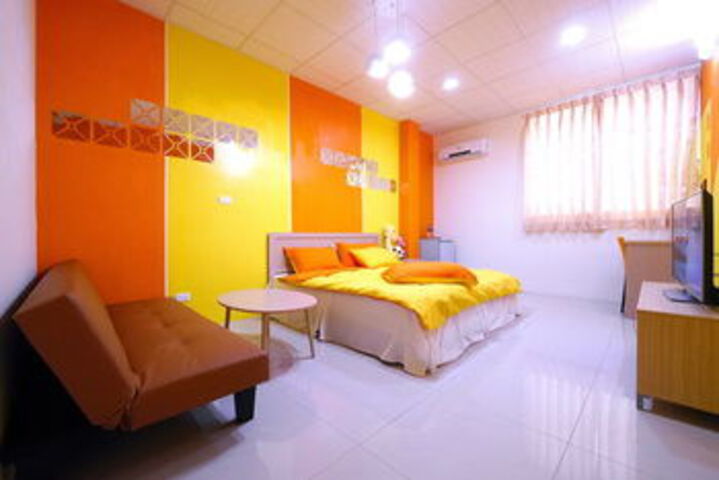 Room 12 of 48