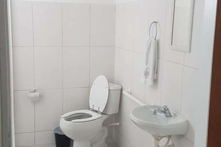 Room 32 of 43