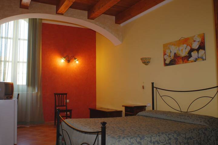 Room 3 of 41