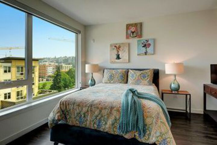 Room 7 of 16