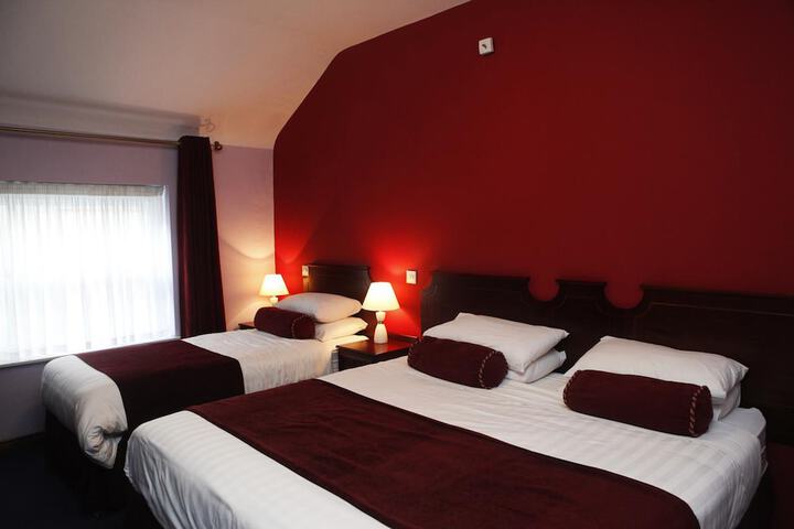 Room 9 of 49
