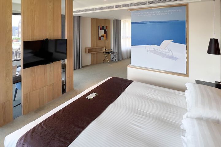 Room 15 of 53