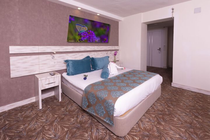 Room 2 of 15