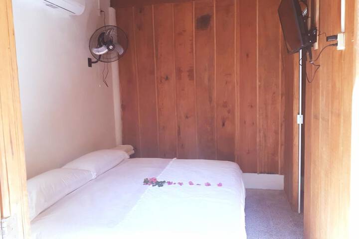 Room 5 of 28
