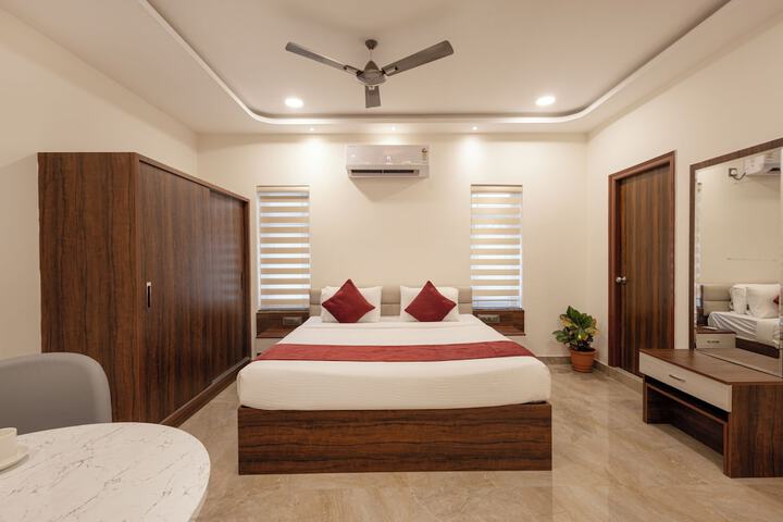 Room 6 of 42