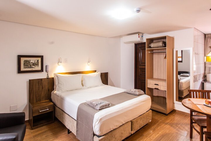 Room 5 of 70