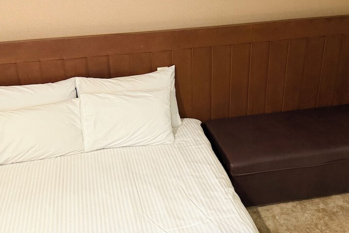 Room 5 of 30