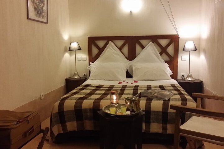 Room 12 of 103