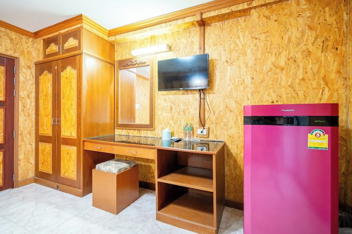 Room 14 of 29