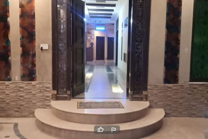 Hotel 5 of 8
