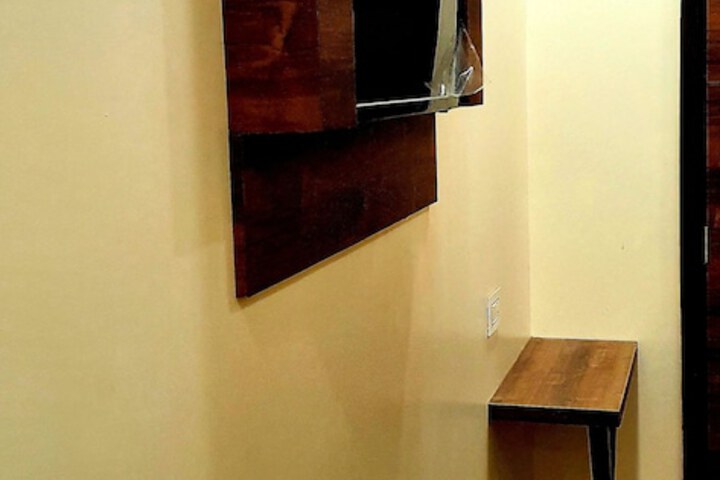 Room 12 of 32