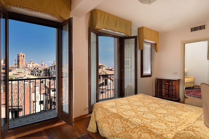Room 3 of 30