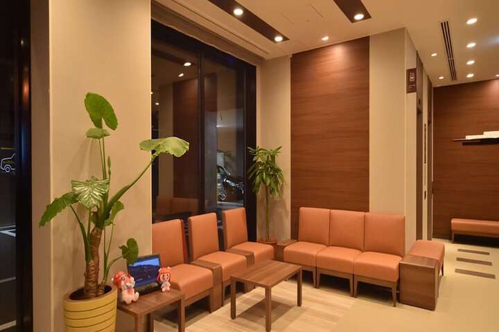 Entrance & Lobby