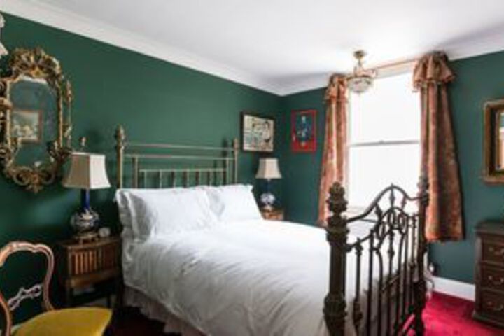 Room 10 of 20