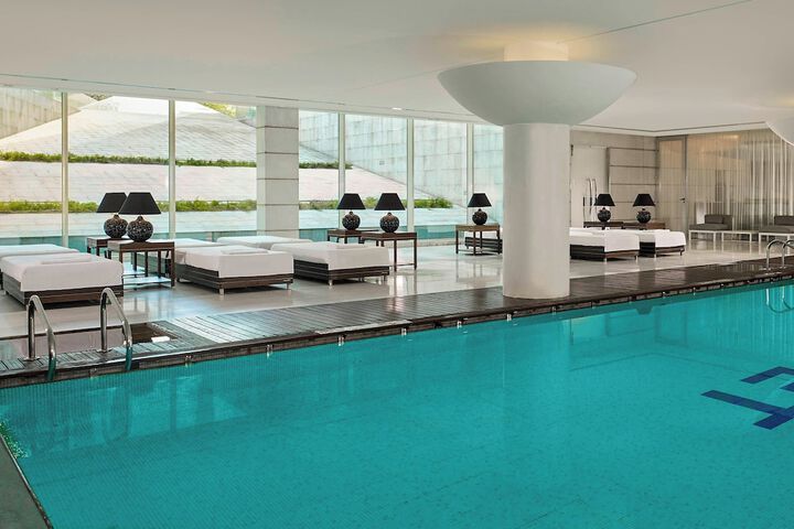 Hotel with Pool