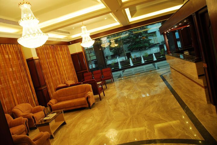 Entrance & Lobby