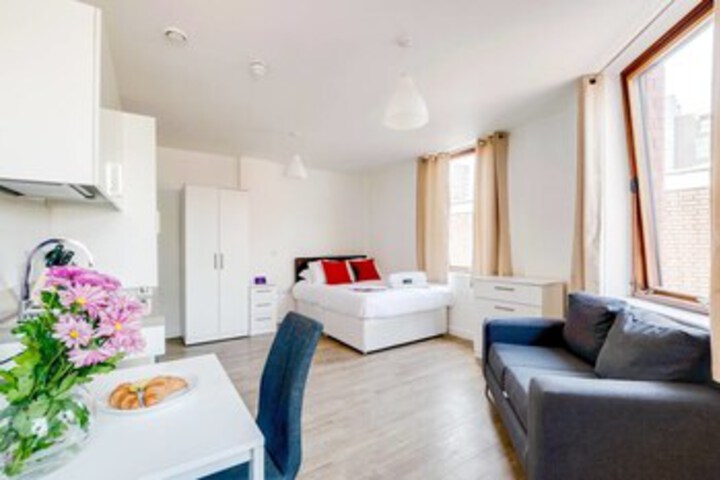 Elegant and modern city centre studio