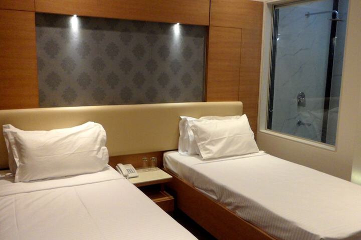 Room 5 of 31