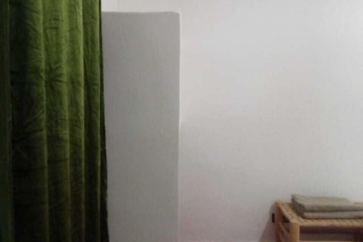 Room 9 of 40