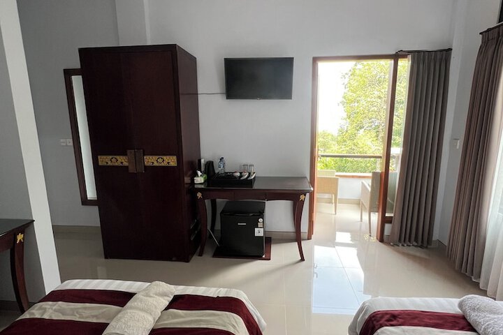Room 32 of 123