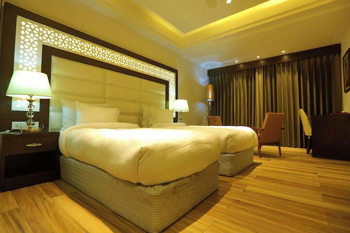 Room 37 of 74