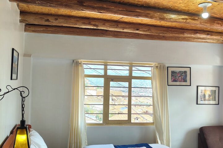 Room 4 of 17