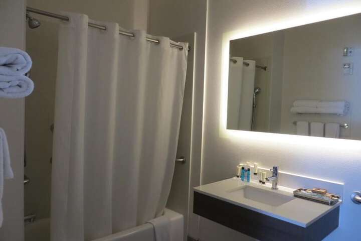 Room 21 of 36