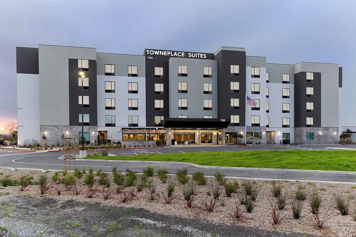 Hotel 37 of 37