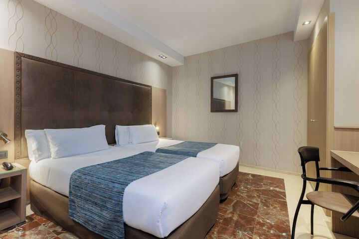 Room 15 of 68