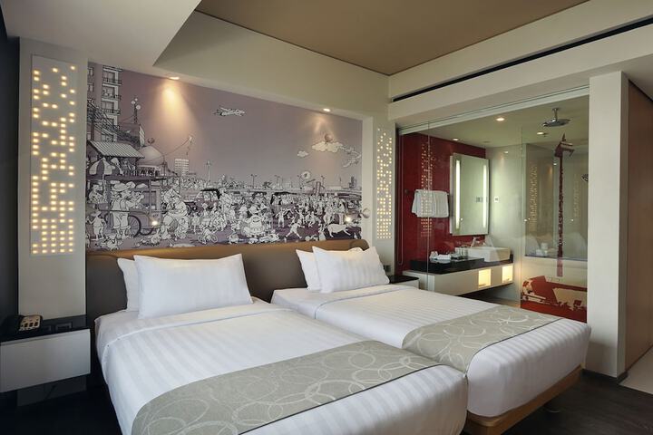 Room 4 of 98