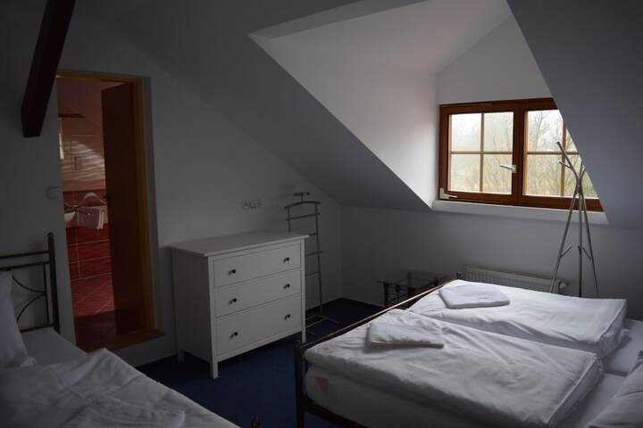 Room 25 of 90