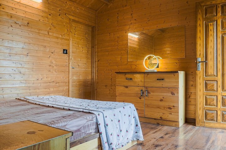 Room 10 of 83