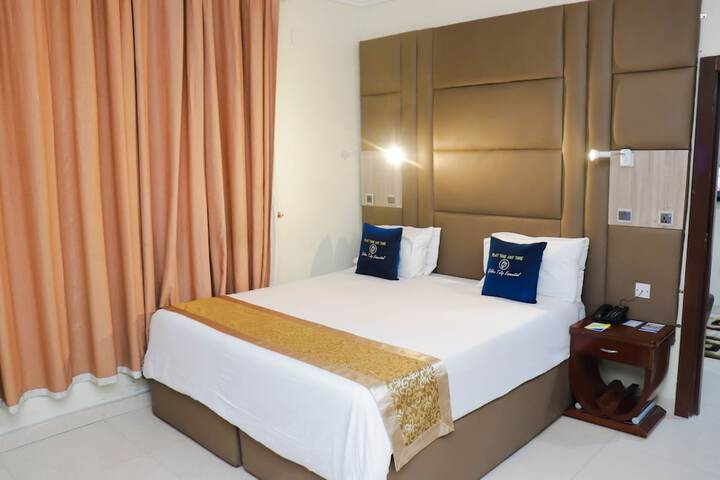 Room 7 of 32