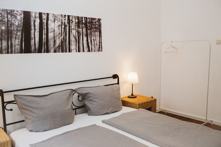 Room 2 of 25